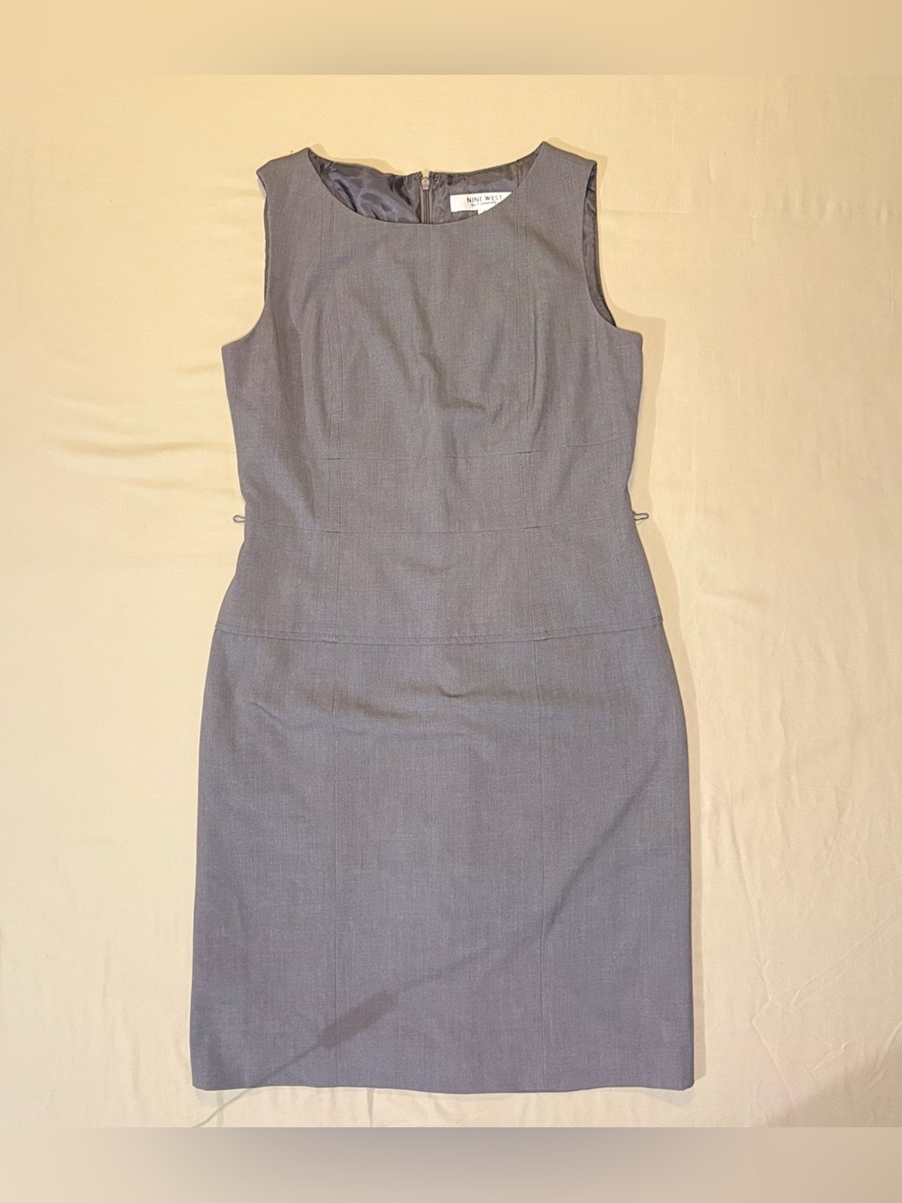 Nine West Tailored Sleeveless Sheath Dress in Gray size 8
